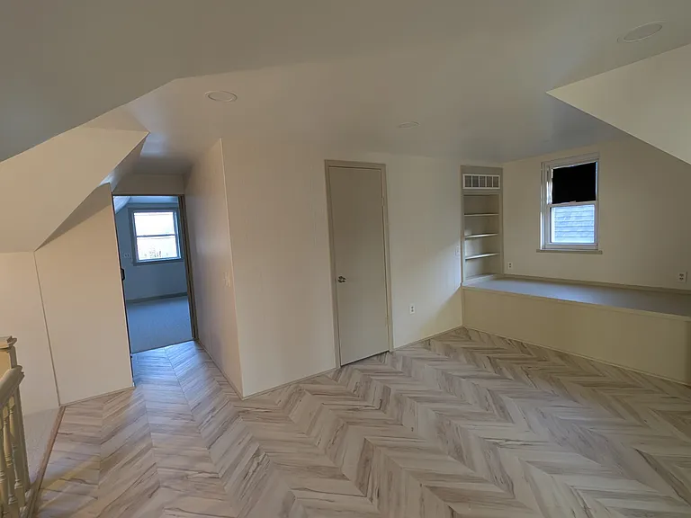 347 Spahr St — Photo 22