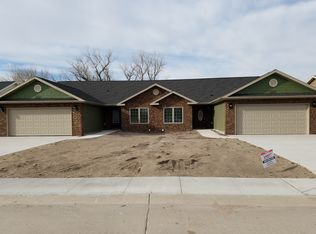 2122 Iron Eagle, North Platte, NE 69101