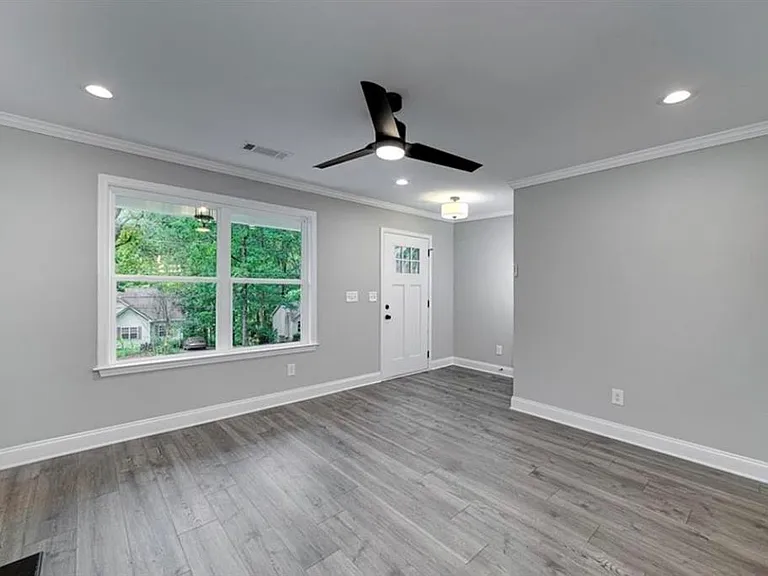 6290 Akins Way — Photo 8