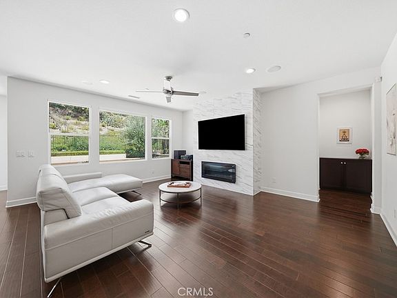 5th image of 2829 Alamitos Rd