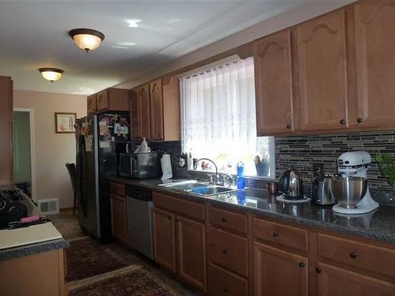 3rd image of 14 Clarence St