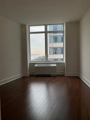 Rented by BLU Real Estate | media 19