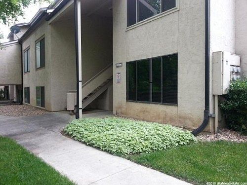 2nd image of 967 E Creekhill Ln