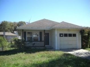 409 Woodland Ave, Smithville, MO 64089