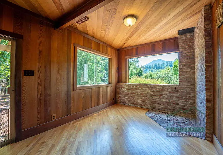 2 Ahrens Ln — Photo 21