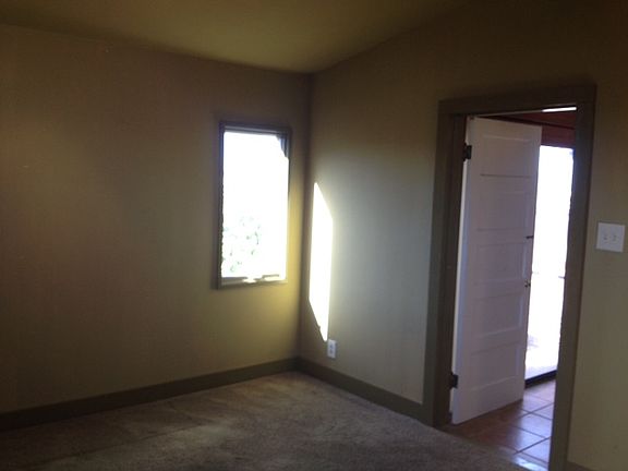 5th image of 714 Kansas St