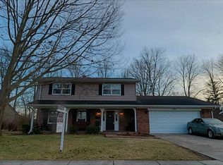 3825 Saddle Dr, Columbus, IN 47203