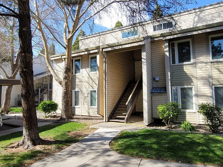 2367 Roundhouse Rd — Photo 9