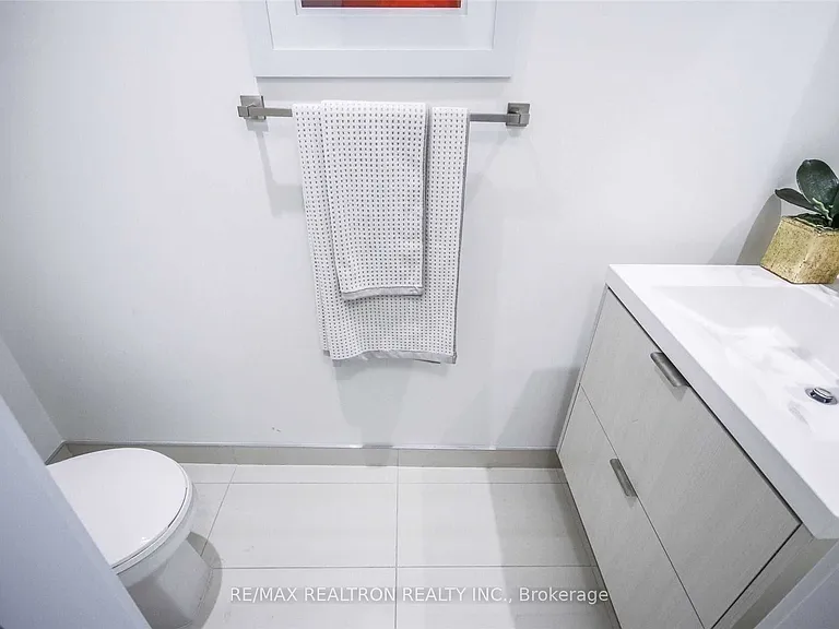 80 Vanauley St #Townhouse 121 — Photo 23