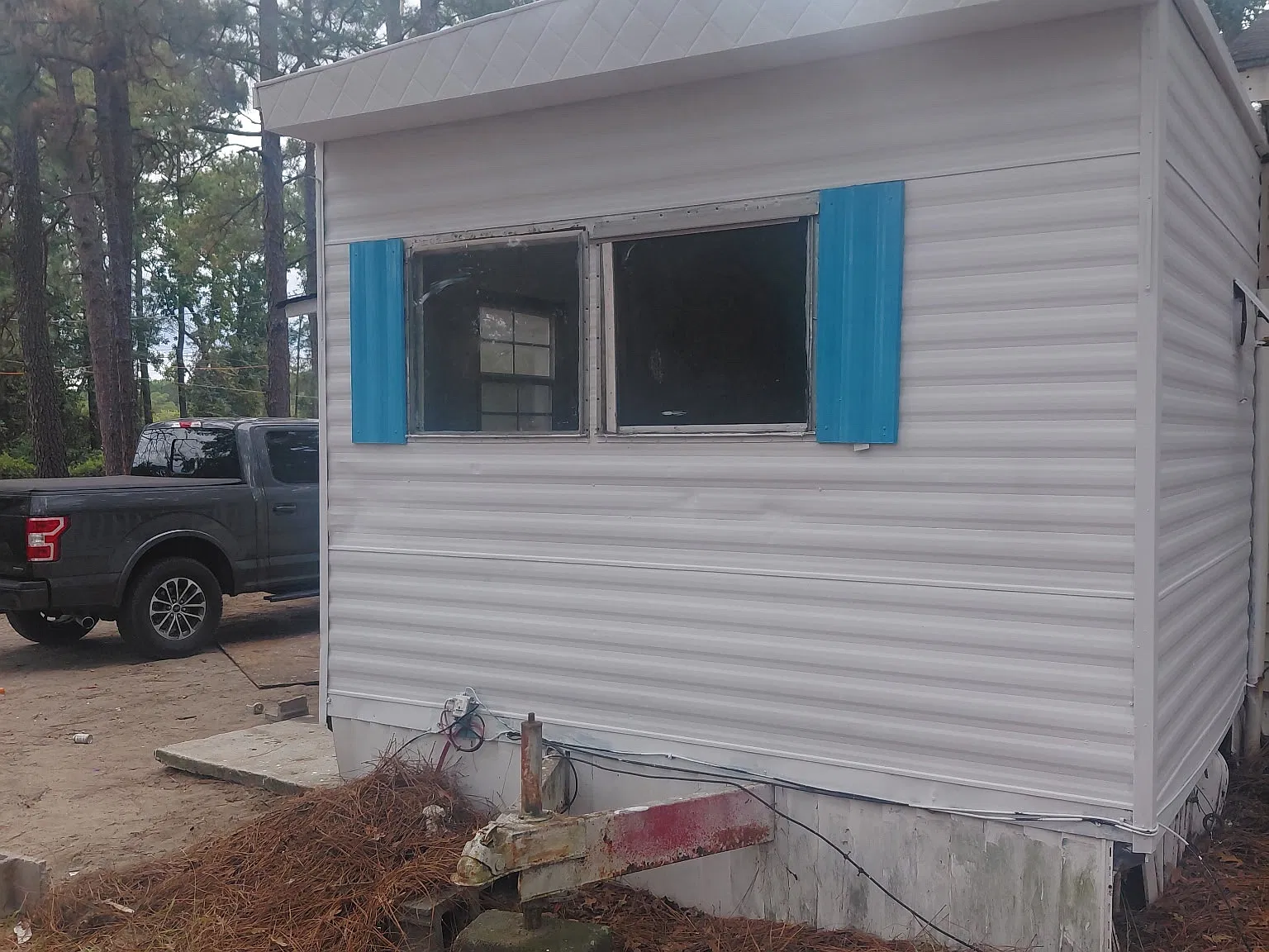 3 bed, 1.5 bath, 950 sqft, $900 — Photo 2
