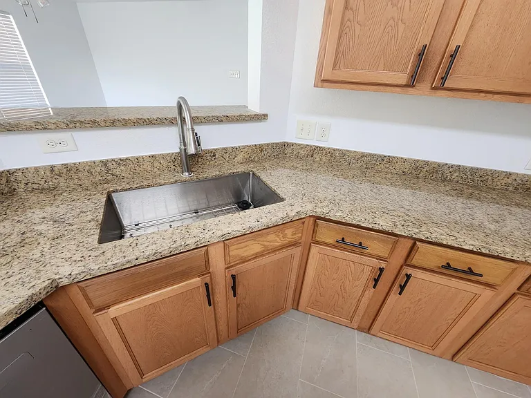 427 Remington Heights Dr — Photo 2