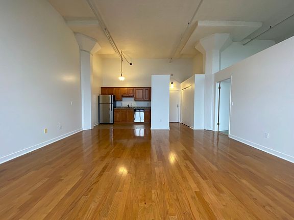 3rd image of 5850 Centre Ave APT 604