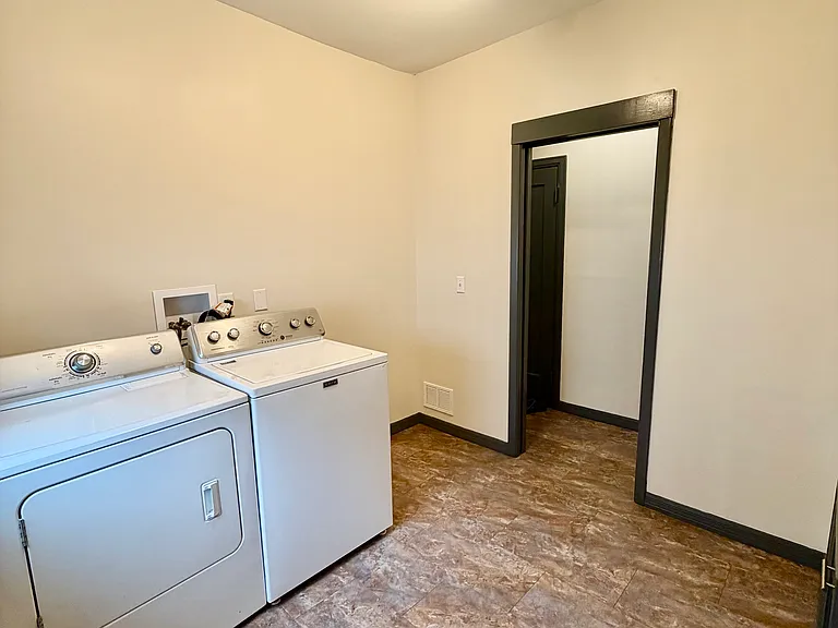 282 Long Ave #1 — Photo 8