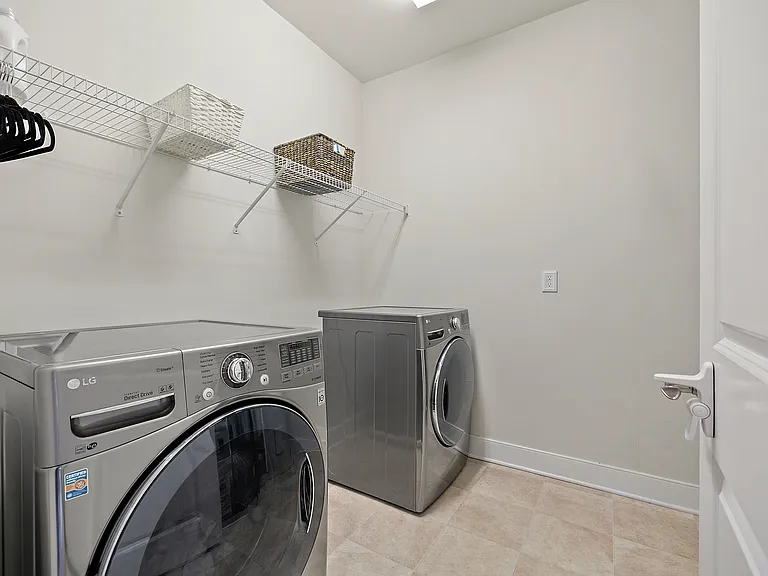 621 Bluemont Ave #102 — Photo 23