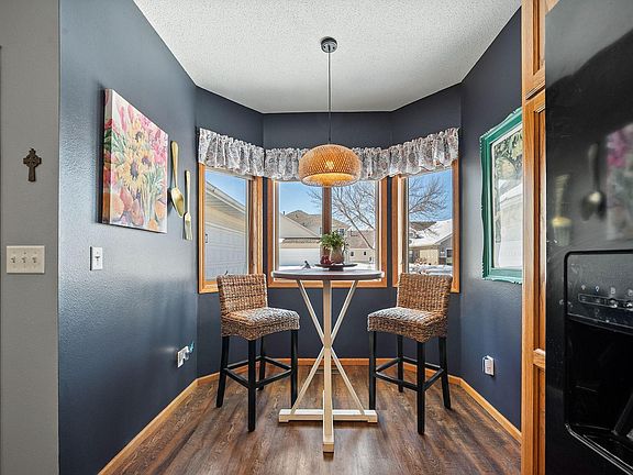 5th image of 183 Cardinal Ln