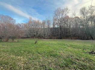 W River Rd, Patoka, IN 47666
