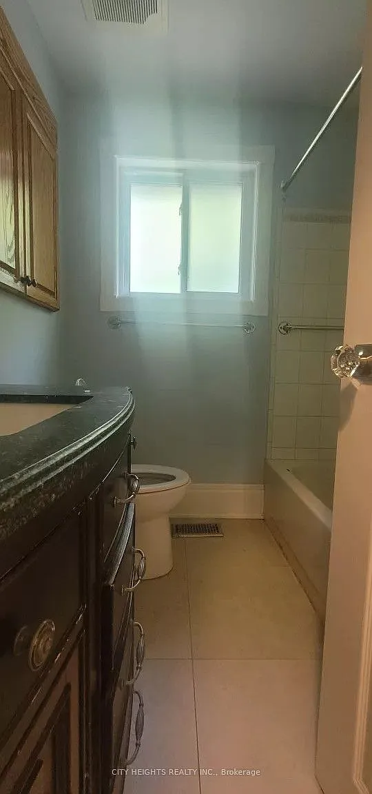 3 bed, $3,000 — Photo 1