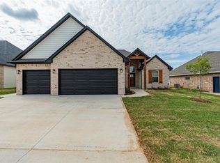 9220 NW 84th St, Yukon, OK 73099