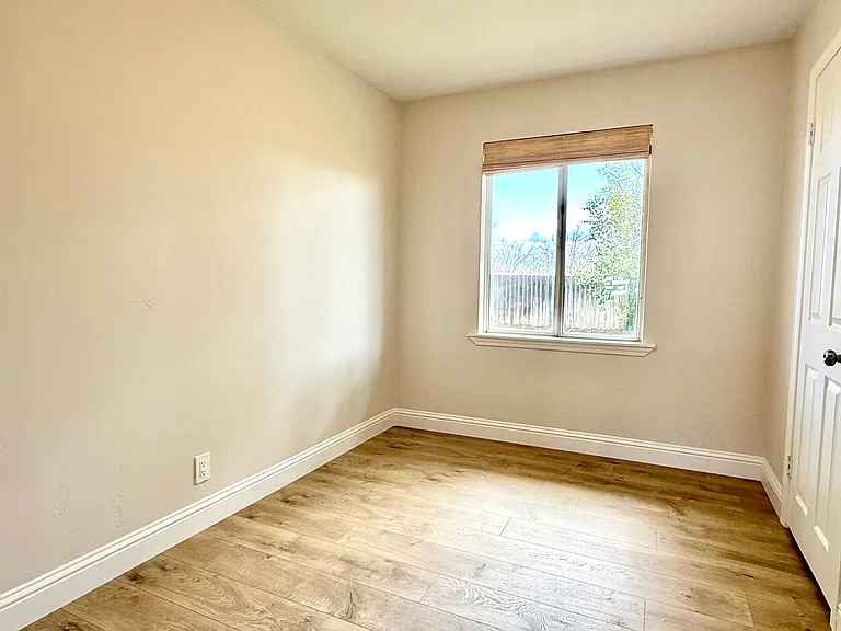 28351 Mace Blvd — Photo 9