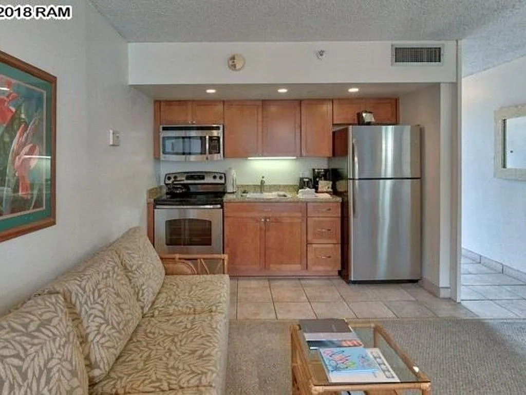 Studio, 465 sqft, $3,795 — Photo 3