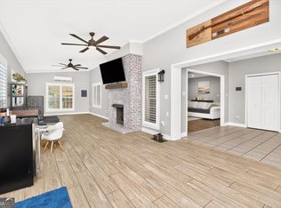 211 White Columns Dr, Kathleen, GA 31047