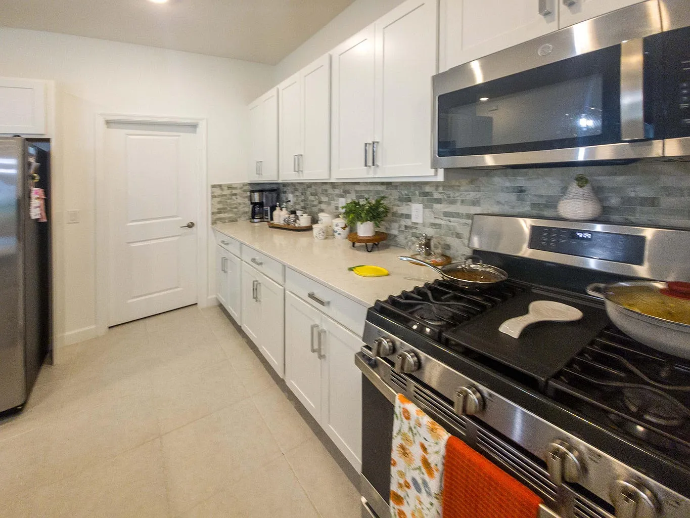 3 bed, 1952 sqft, $3,495 — Photo 4