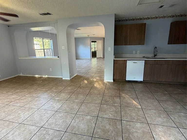 3207 Settlement Dr — Photo 4