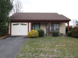 12 Knoll Cir, Manchester, NJ 08759