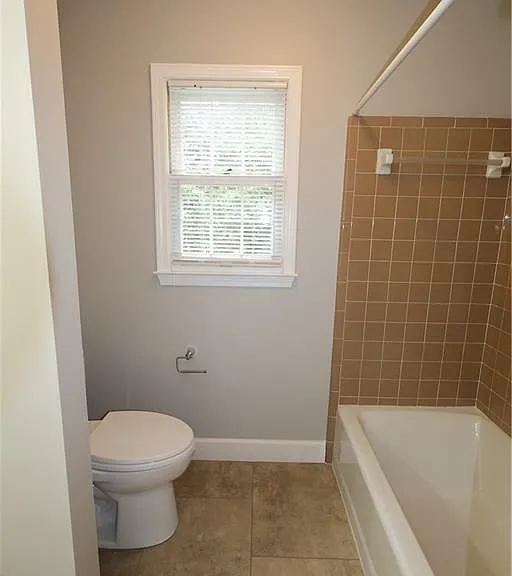 1359 Oakengate Dr — Photo 32