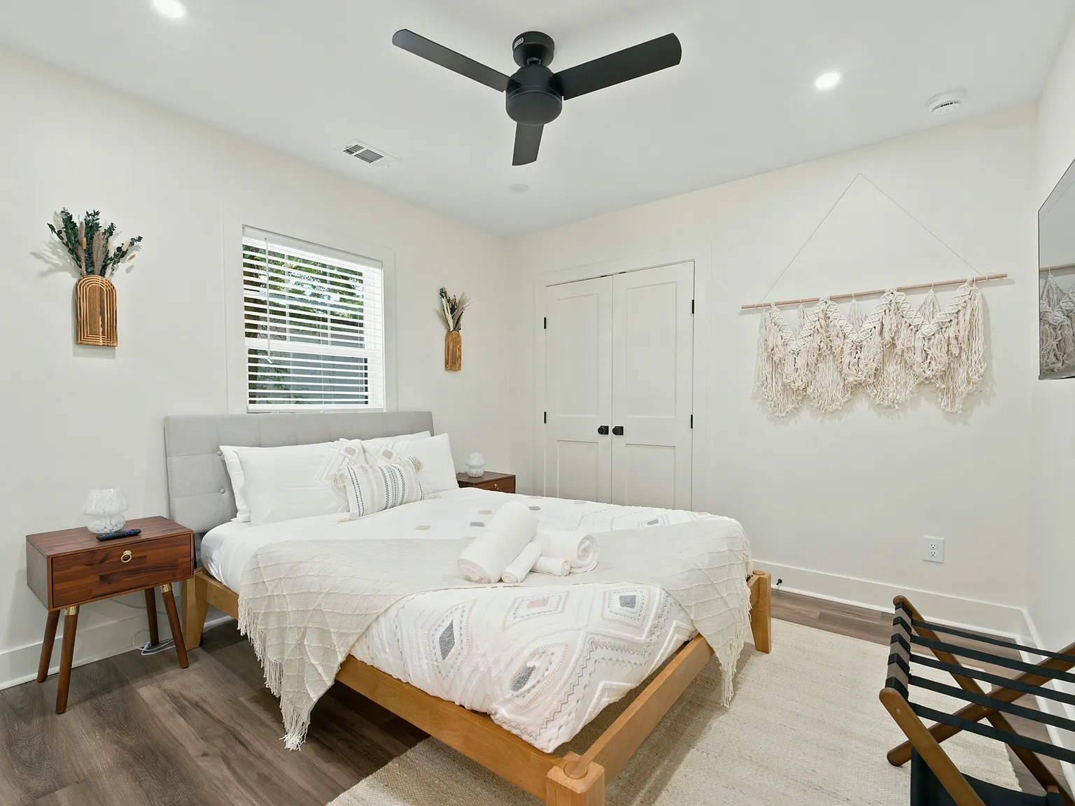 6 bed, 1080 sqft, $7,000 — Photo 4