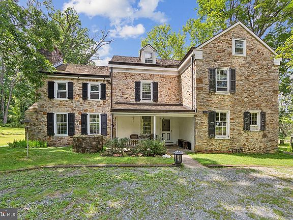 2nd image of 20 Constant Spring Rd