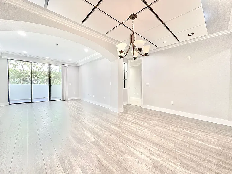 10270 Almayo Ave — Photo 13
