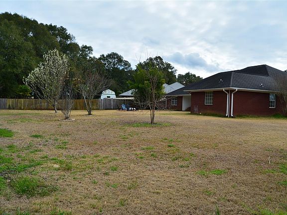 4th image of 208 Britt Dr