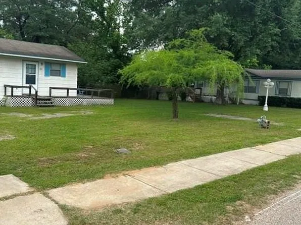 410 Paddock St, Willis, TX 77378