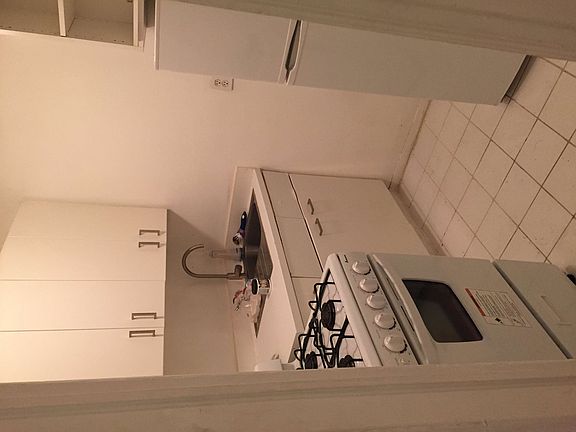 5th image of 152 W 44th St APT 6B