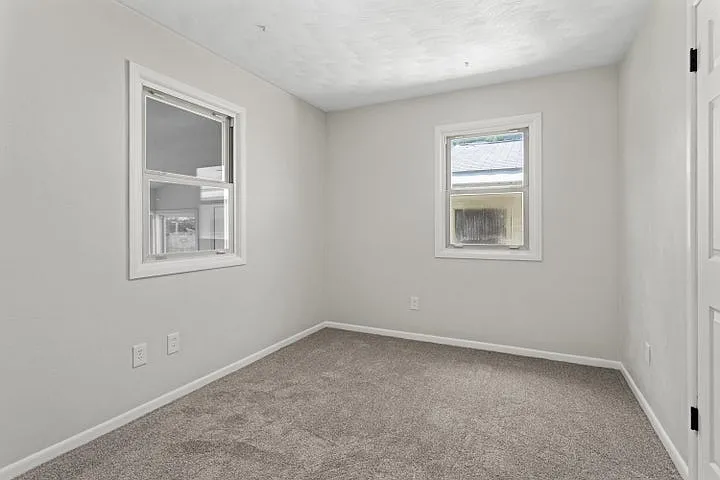 3276 Lombard St SW — Photo 16