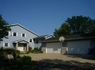 15366 W Sunrise Cir, Eden Prairie, MN 55347