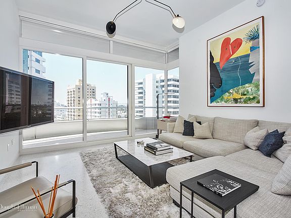 3rd image of 3315 Collins Ave APT 7D