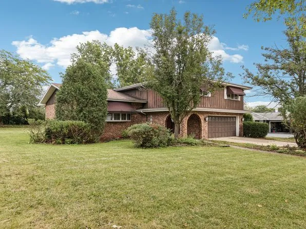 725 Birchwood Rd, Frankfort, IL 60423