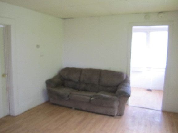 4th image of 1531 Mulberry St