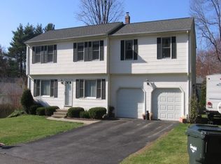 72 Caitlin Dr, Springfield, MA 01118