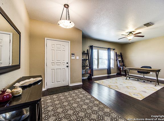 3rd image of 22107 McNabb Cir