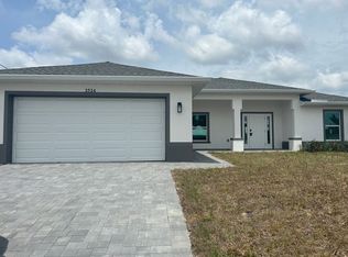 2524 NE 1st Pl, Cape Coral, FL 33909