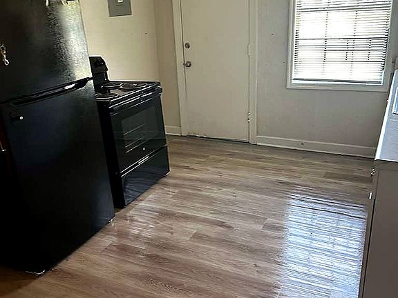 3rd image of 330 W 26th St #332