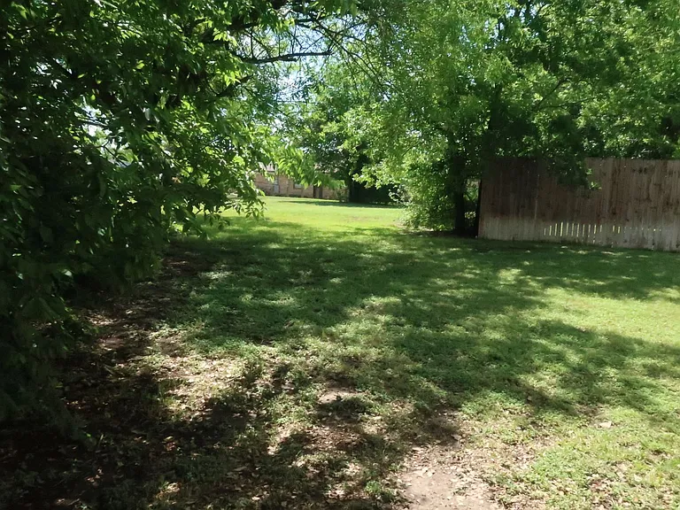 1274 Hillcrest Dr — Photo 15