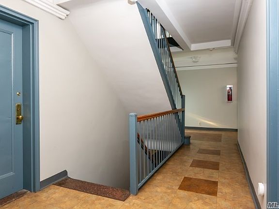 3rd image of 4 W Mill Dr APT 2B