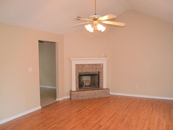 2nd image of 14189 Cherry Ct