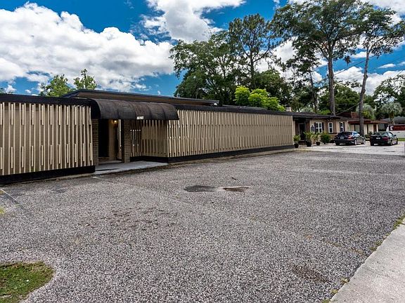 2nd image of 1924 University Blvd W