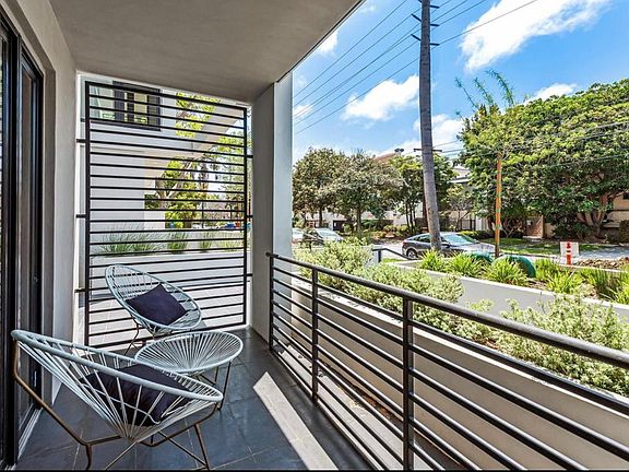 5th image of 1906 Overland Ave #1020