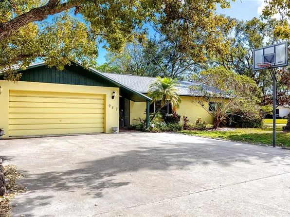 947 Sousa Dr, Largo, FL 33771